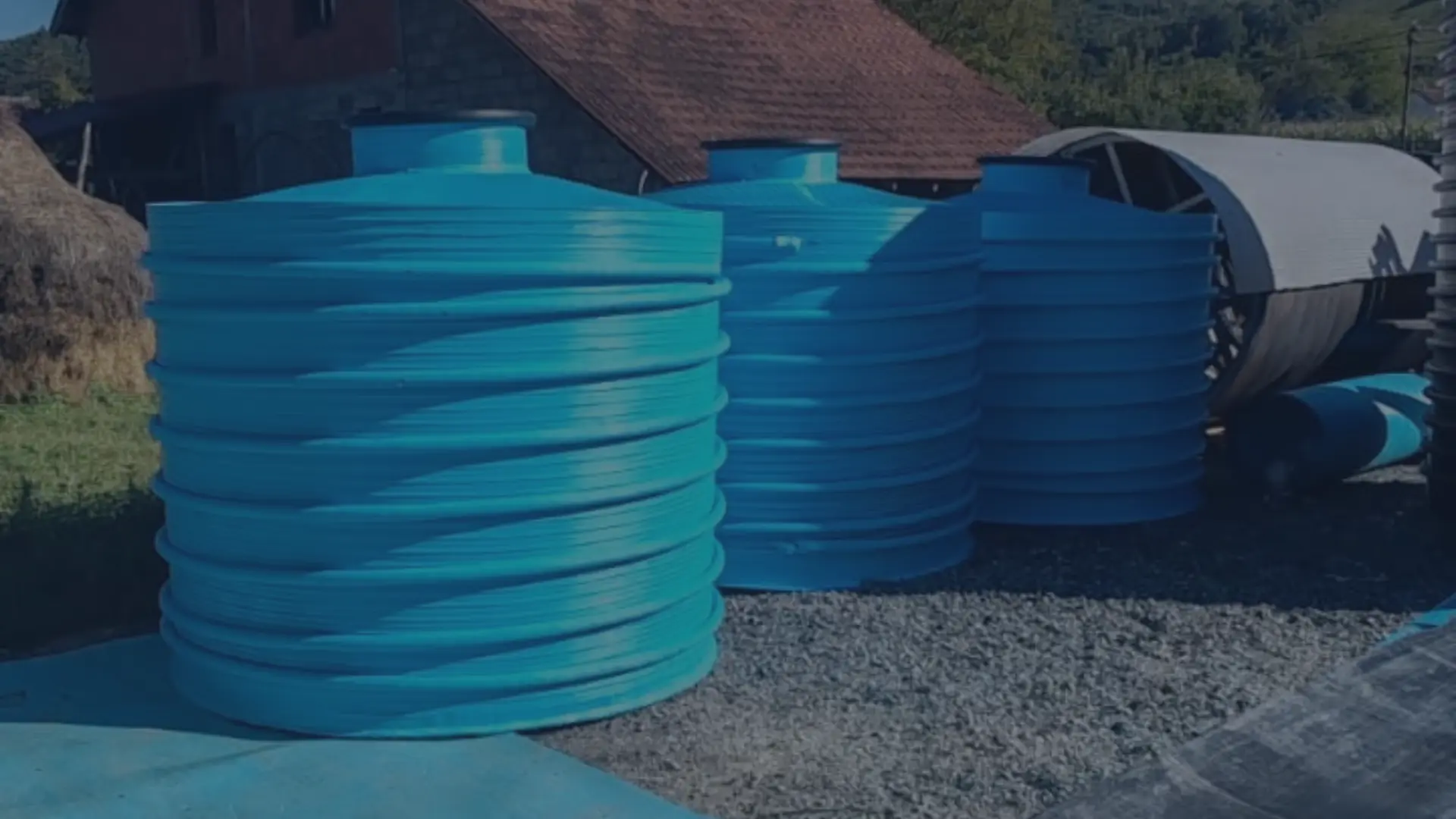 Agroplastika Vertikalni Rezervoar Pozadina